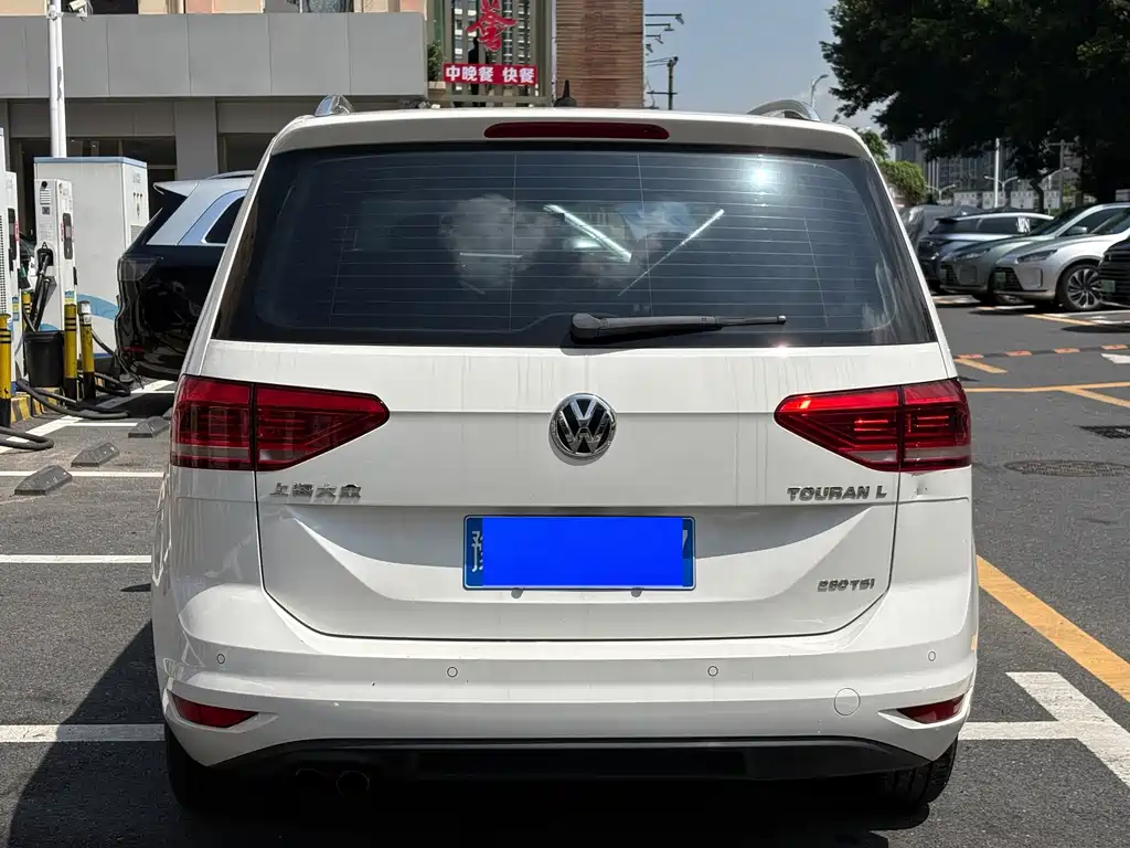 Volkswagen Touran 2016