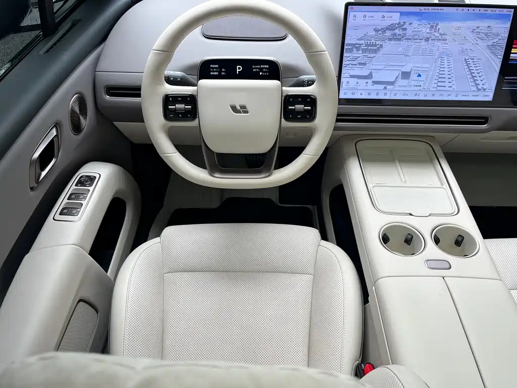 Li Auto i8 2025 — фото 10