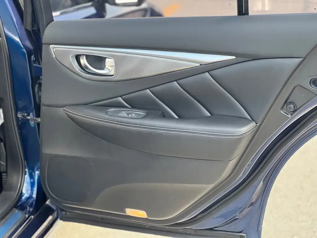 Infiniti Q50L 2019 — фото 17