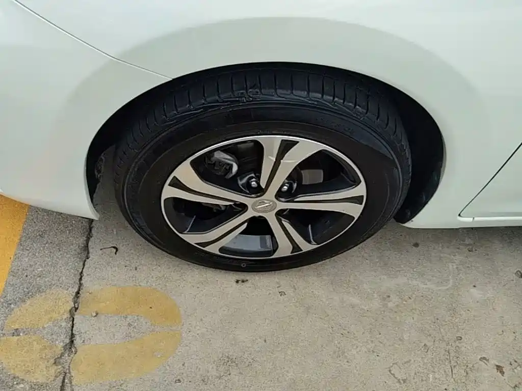 Nissan Tiida 2019 — фото 23