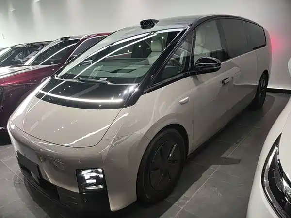 Li Auto MEGA 2024