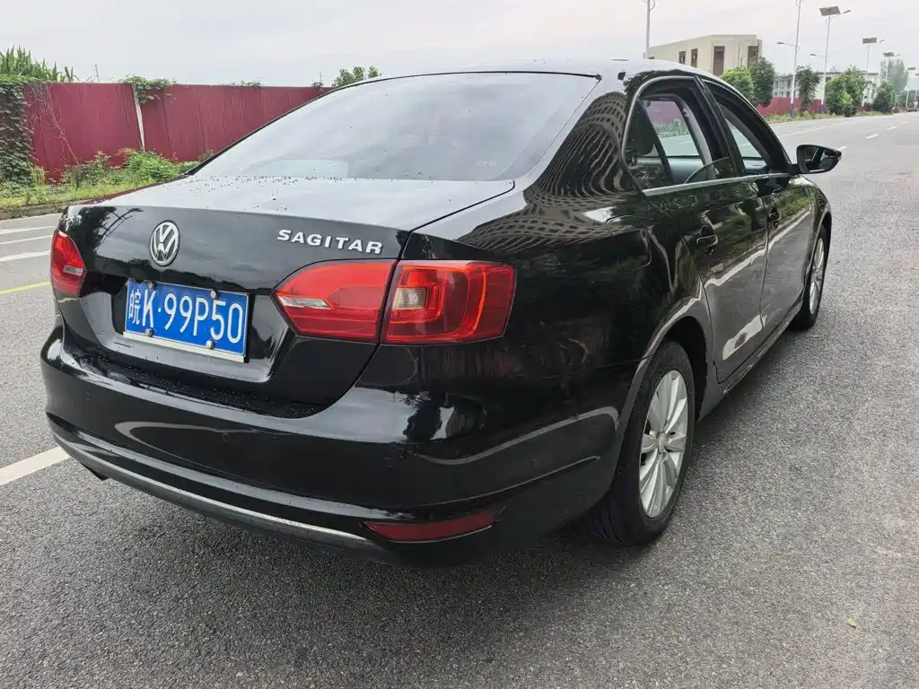 Volkswagen Sagitar 2014