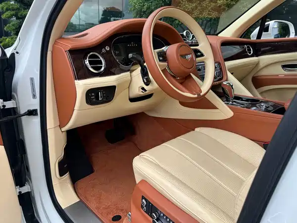 Bentley Bentayga 2021