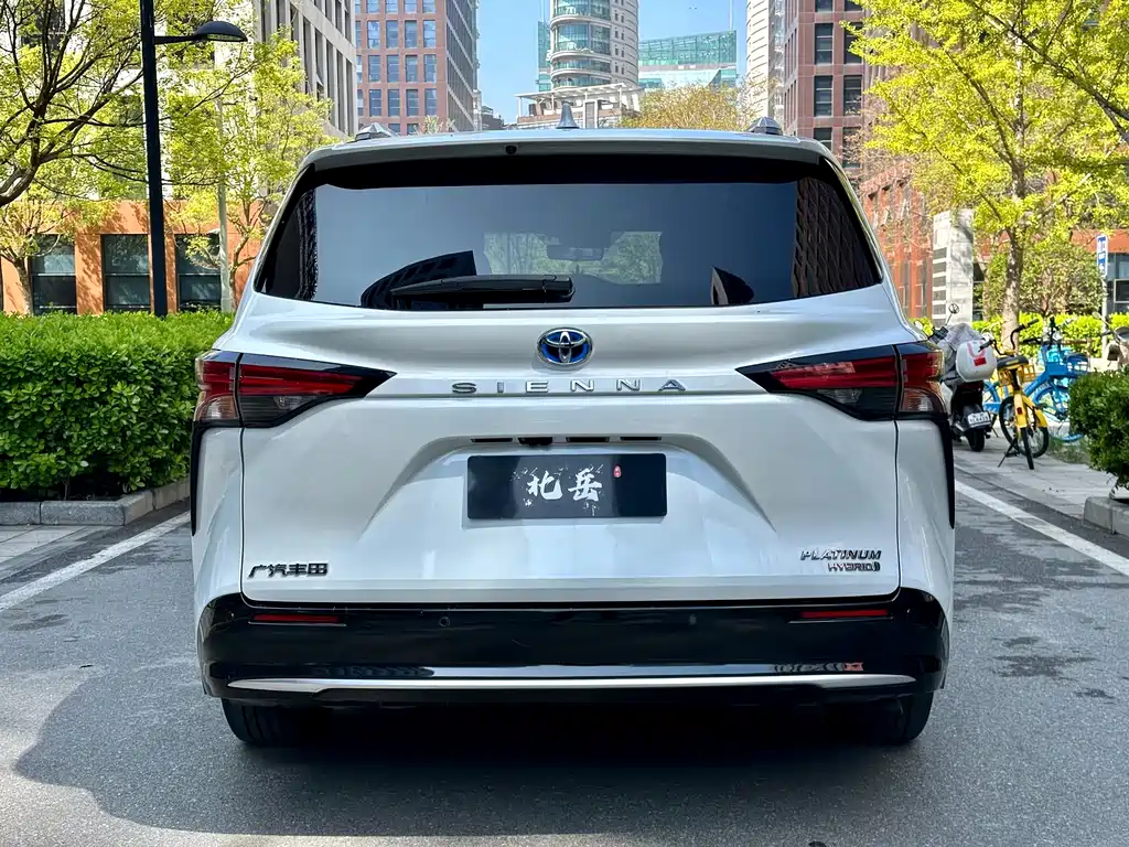 Toyota Sienna 2022 — фото 6