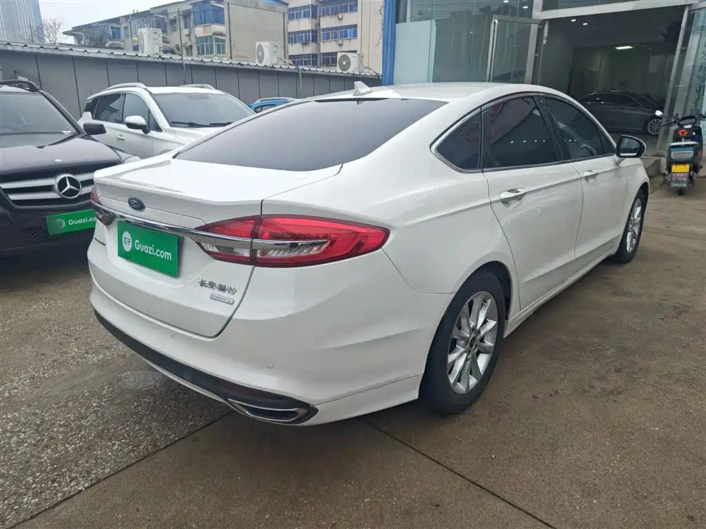 Ford Mondeo 2018 — фото 23