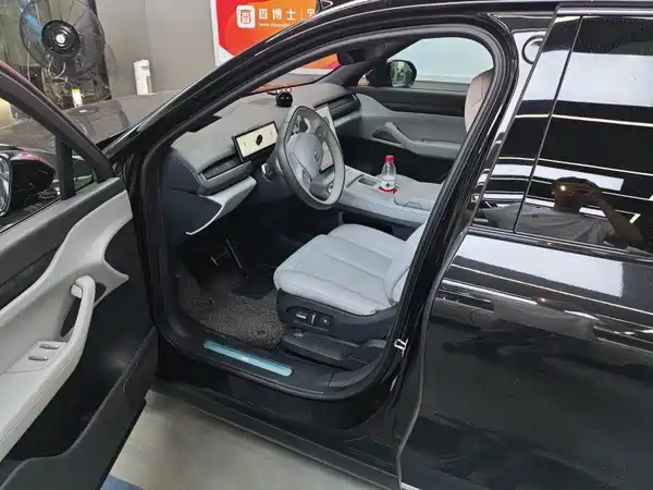 NIO ES8 2023