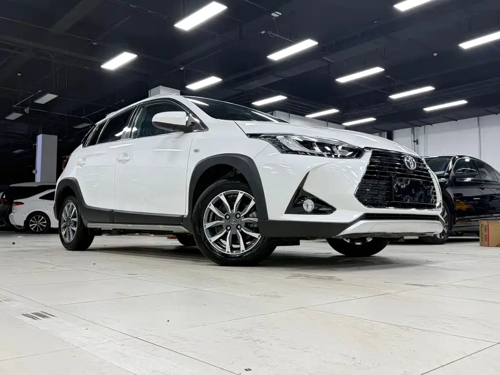 Toyota Yaris L 2021