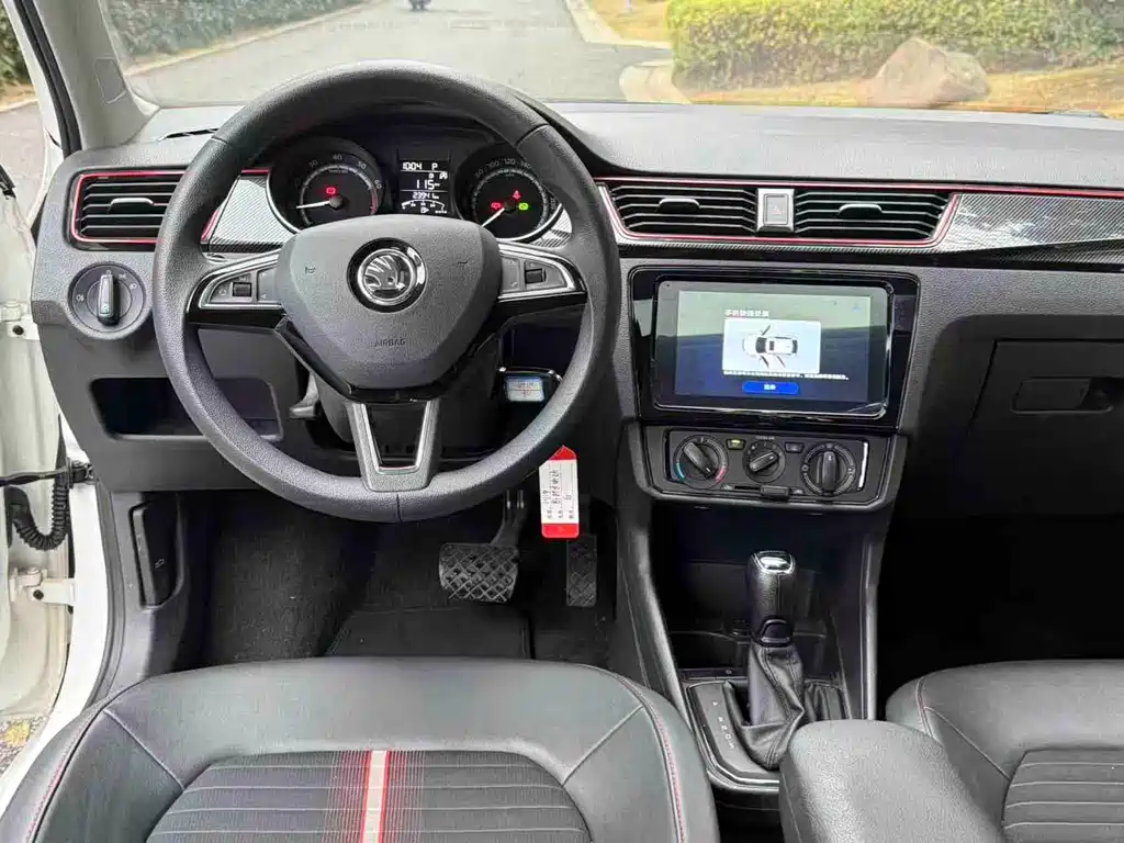 Skoda Rapid Spaceback 2021 — фото 9
