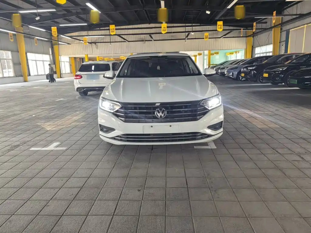 Volkswagen Sagitar 2019