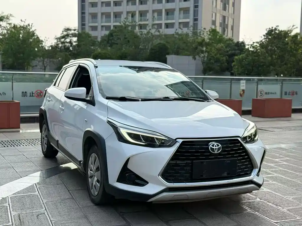 Toyota Yaris L 2020 — фото 1