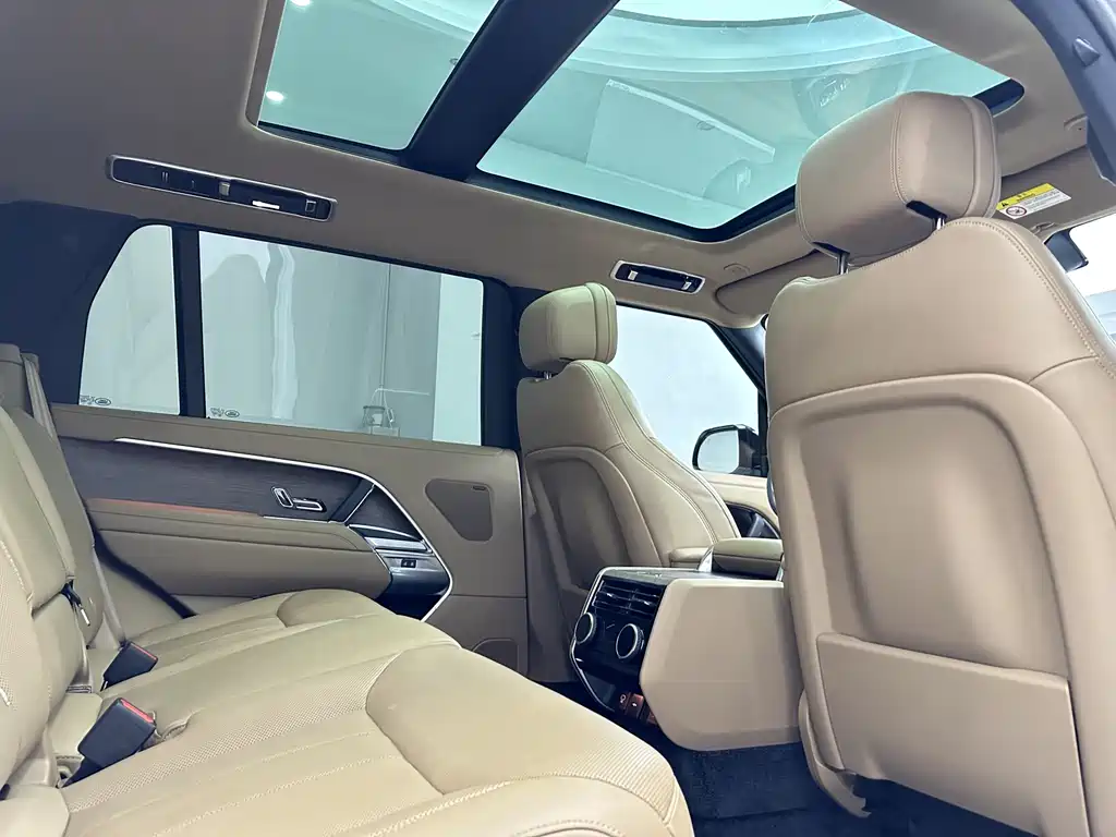Land Rover Range Rover 2025 — фото 13