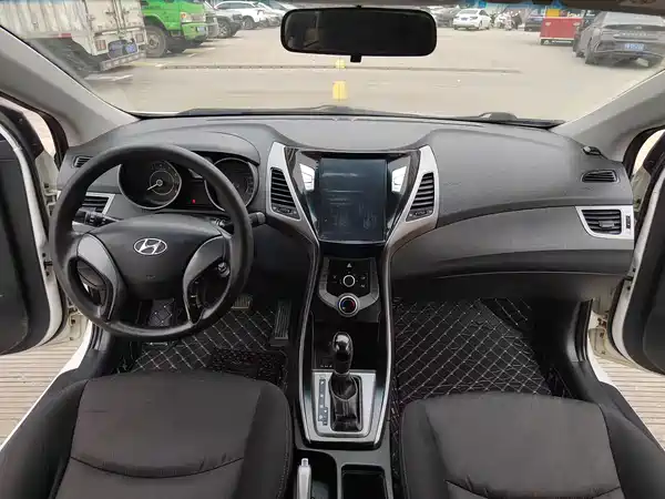 Hyundai Elantra Langdong 2016