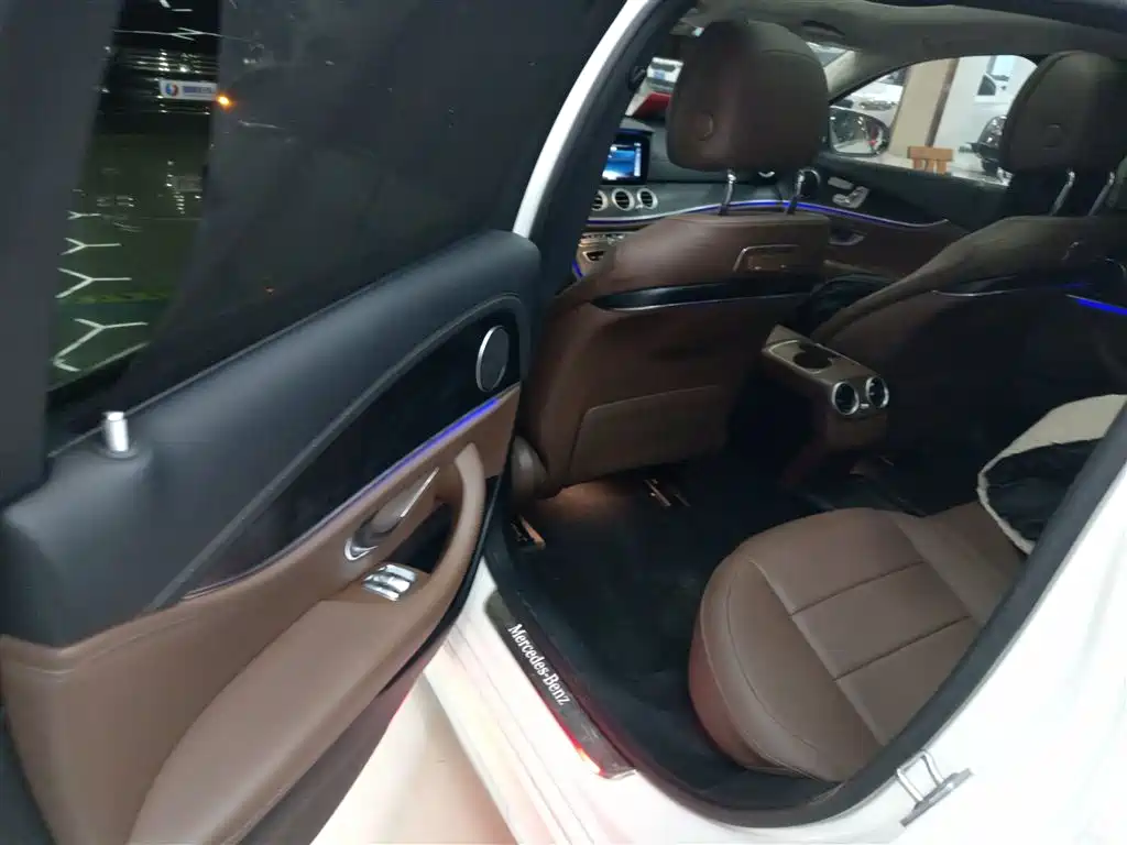 Mercedes-Benz E-Class 2018 — фото 17