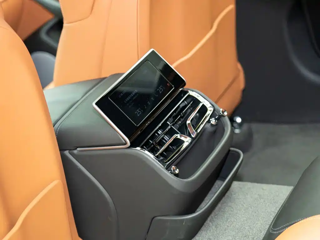Bentley Flying Spur 2022 — фото 13