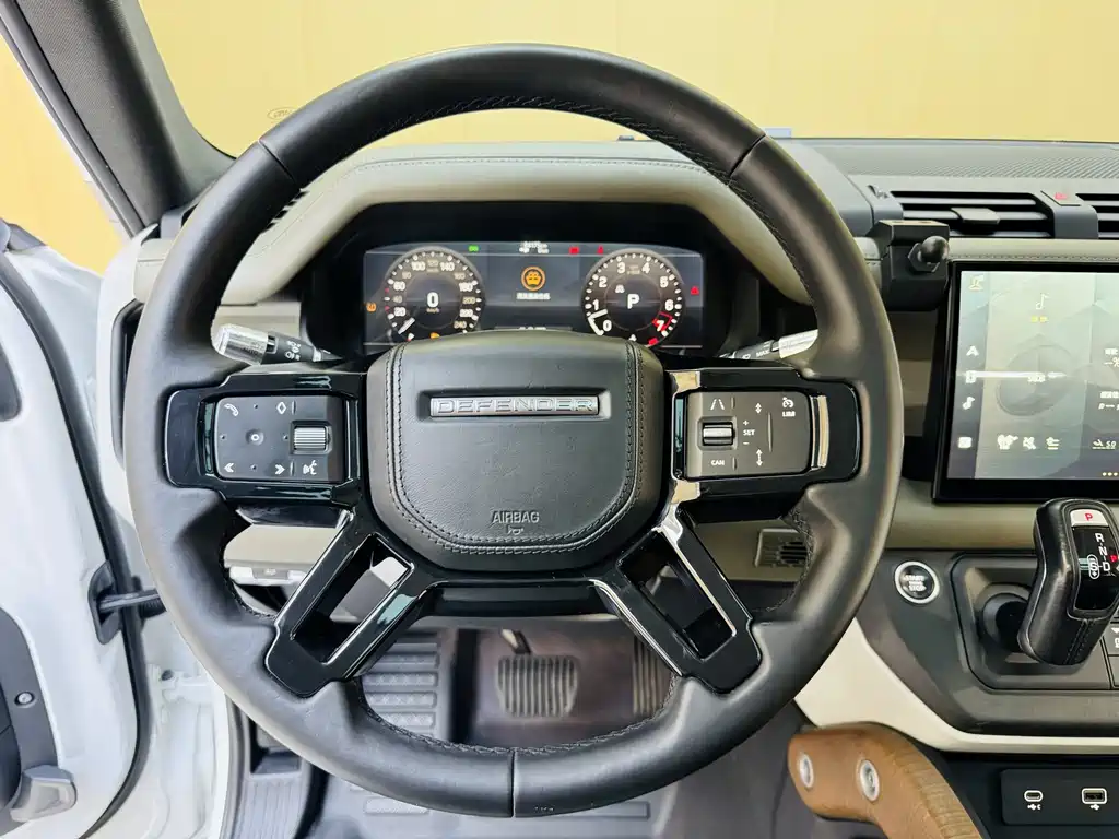 Land Rover Defender 2022 — фото 11
