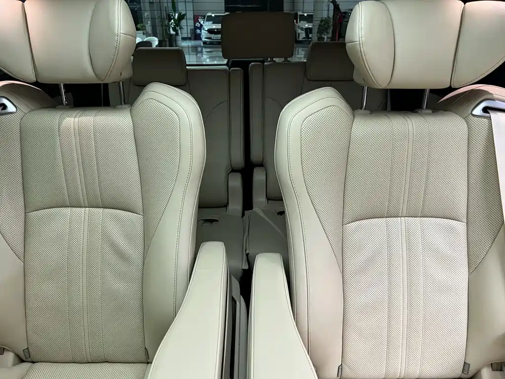 Toyota Alphard 2023 — фото 16