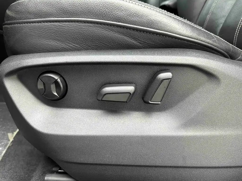 Audi Q2L 2022 — фото 11