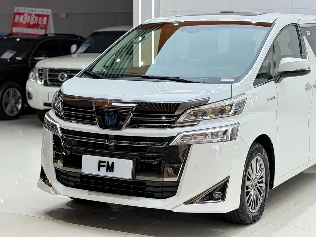 Toyota Vellfire 2022 — фото 3