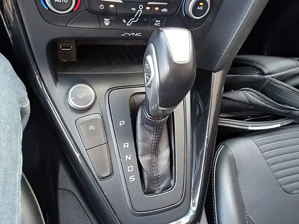 Ford Focus 2018 — фото 14