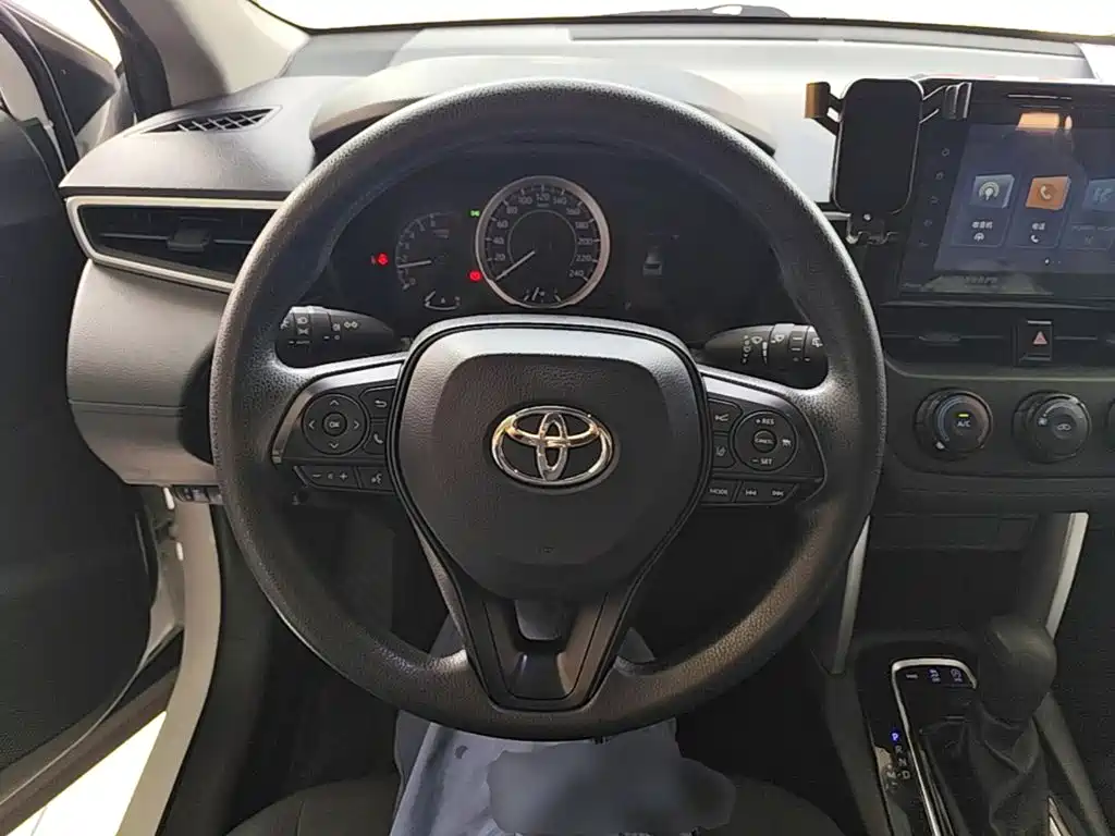 Toyota Corolla Cross 2022 — фото 11
