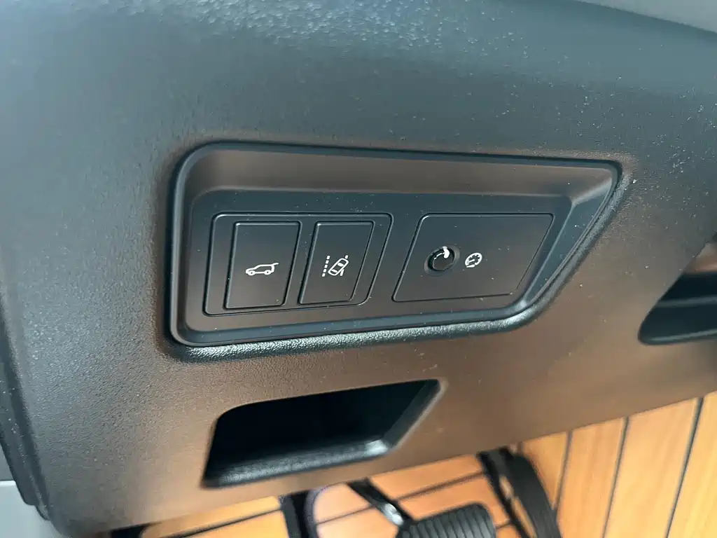 Land Rover Discovery 2018 — фото 8