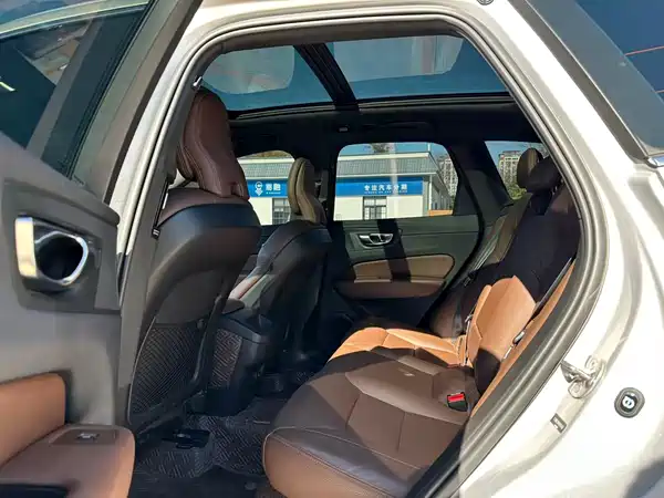 Volvo XC60 2024