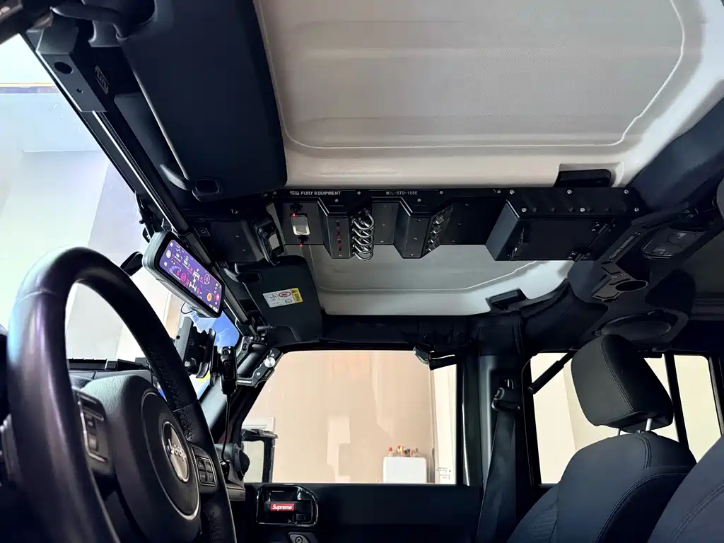 Jeep Wrangler 2016 — фото 12