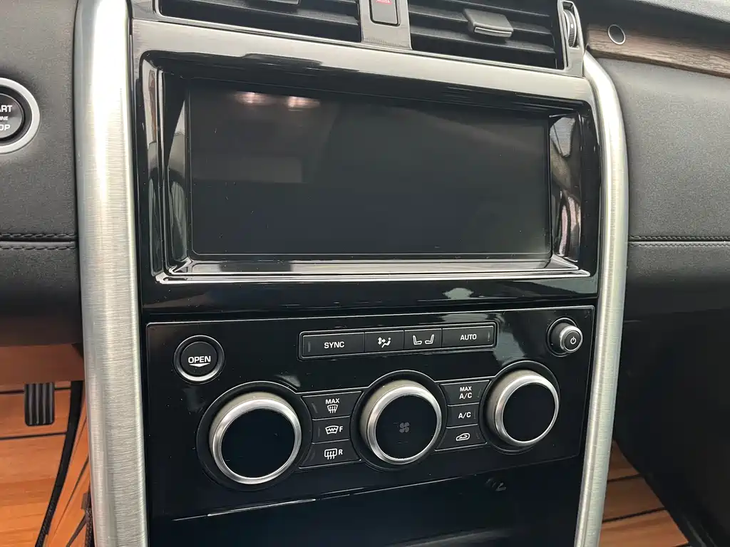 Land Rover Discovery 2018 — фото 21