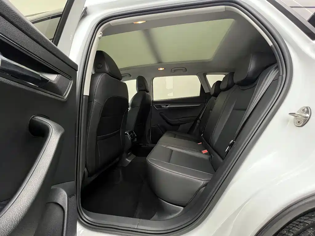 Skoda Karoq 2023 — фото 18