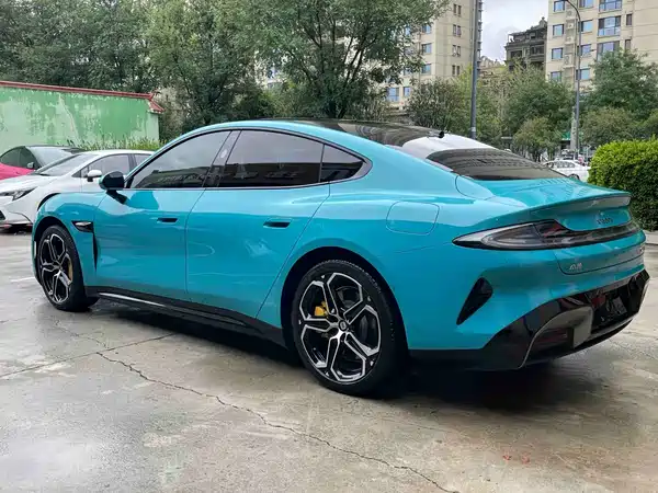 Xiaomi SU7 2024