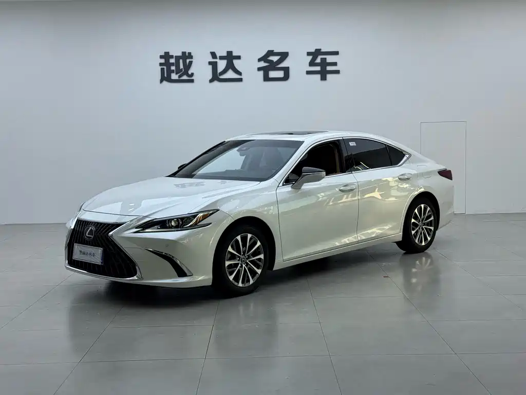 Lexus ES 2024 — фото 1