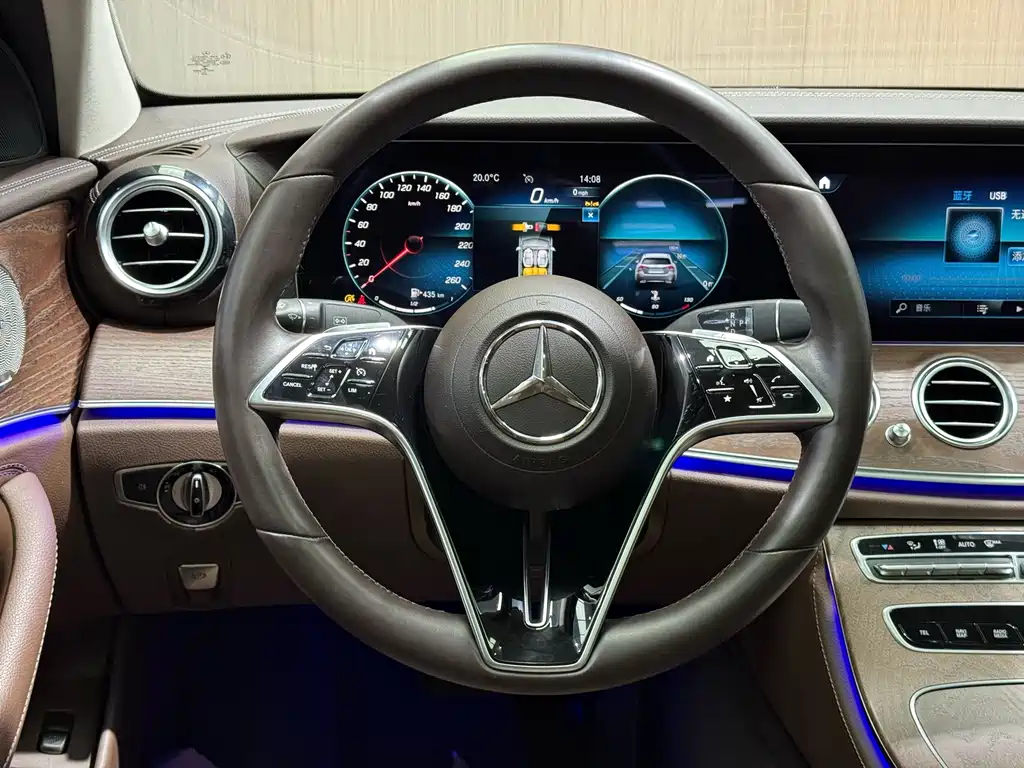 Mercedes-Benz E-Class 2023 — фото 16