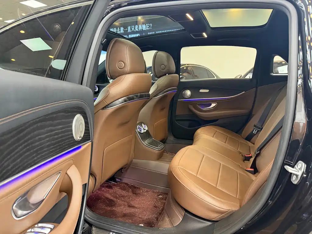 Mercedes-Benz E-Class 2022 — фото 11