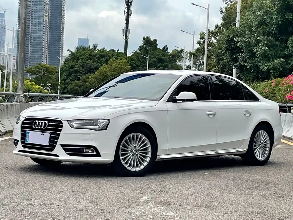 Audi A4L 2016 — фото 1