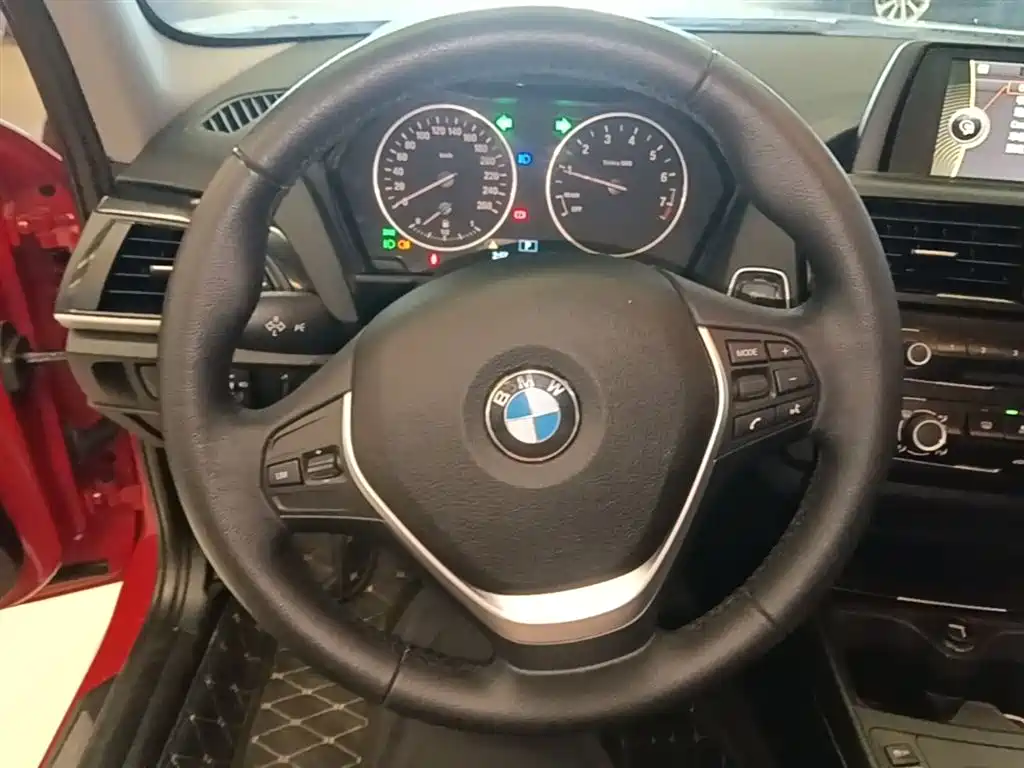 BMW 1 Series 2014 — фото 11