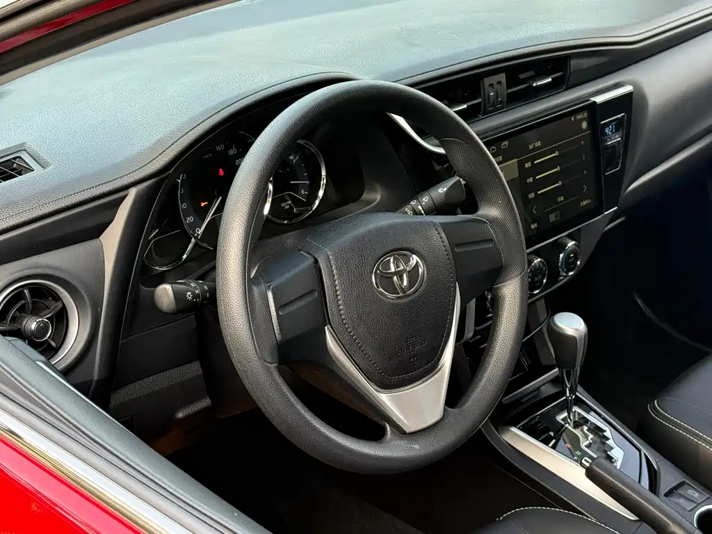 Toyota Corolla 2018 — фото 9