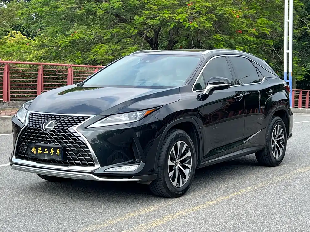 Lexus RX 2021 — фото 1