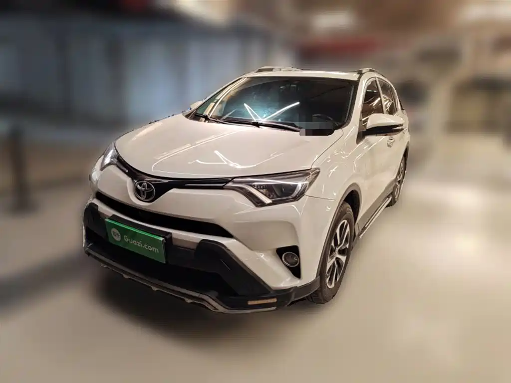 Toyota RAV4 2018 — фото 2