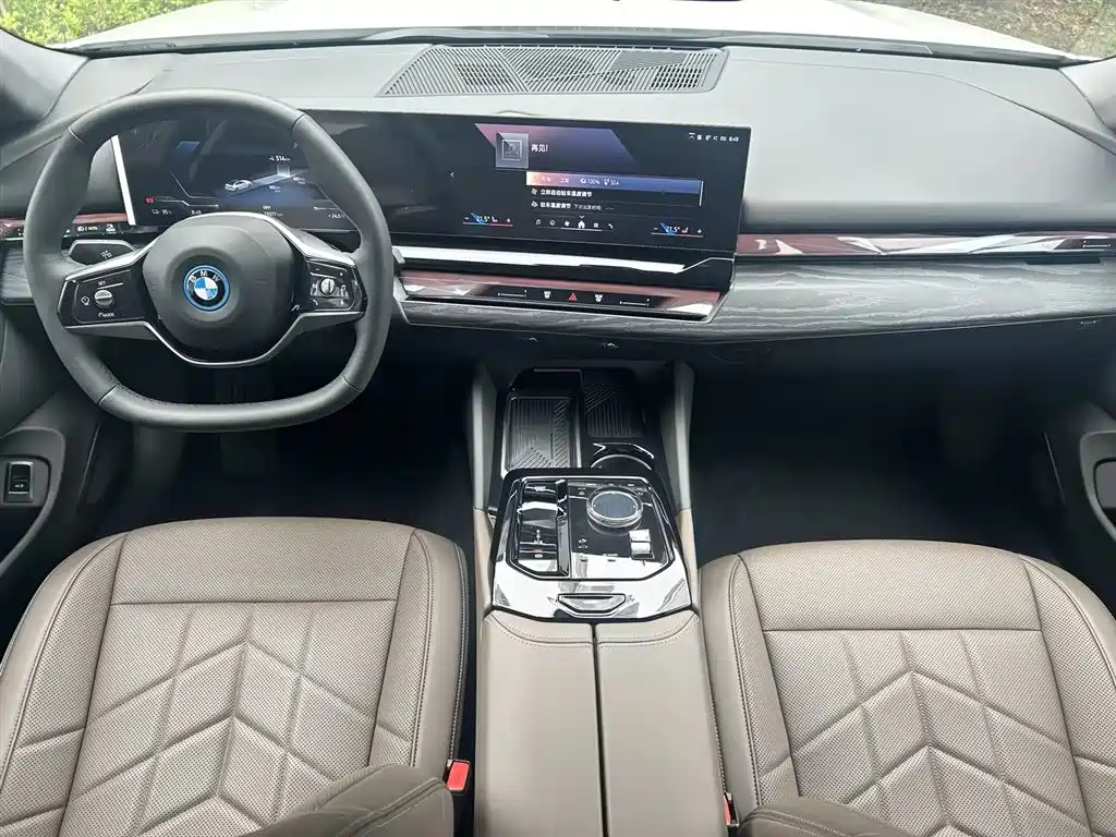 BMW i5 2025 — фото 5