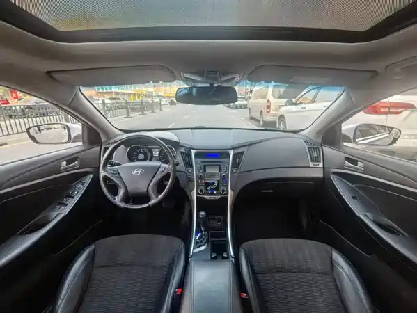Hyundai Sonata 2011