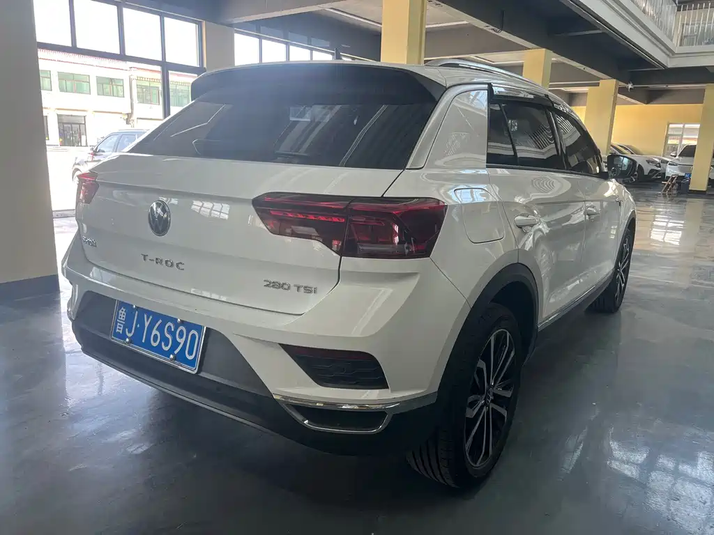 Volkswagen T-Roc 2023 — фото 5