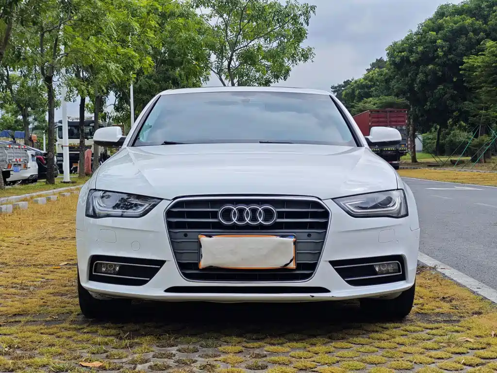 Audi A4L 2013 — фото 2