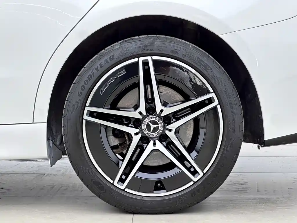 Mercedes-Benz C-Class 2023 — фото 2