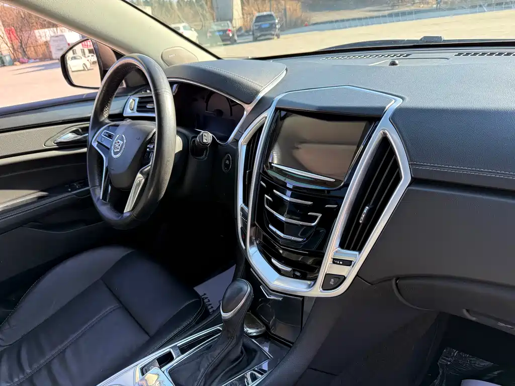 Cadillac SRX 2016 — фото 10