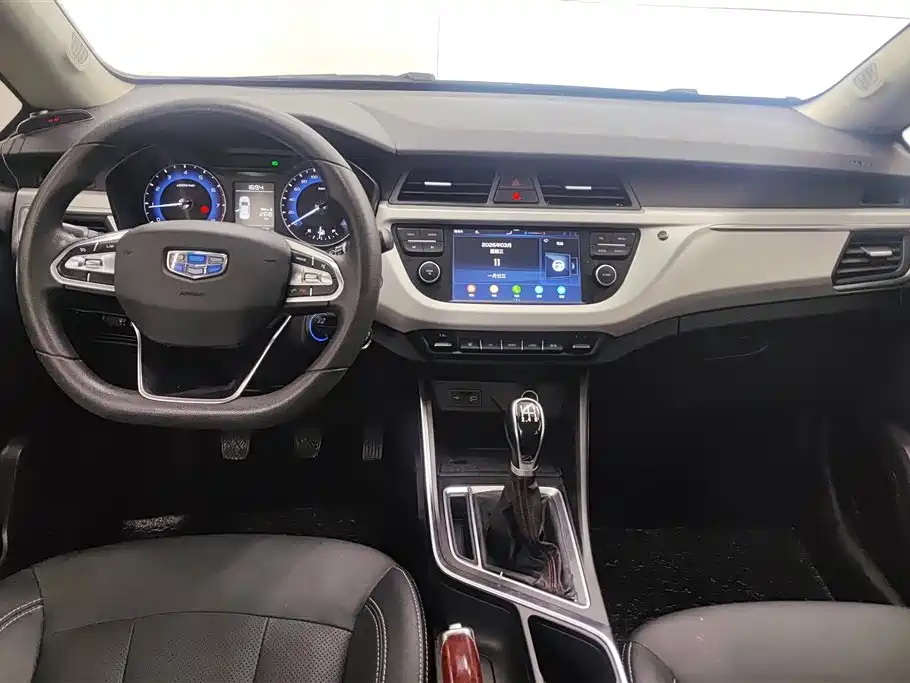 Geely Vision X3 2020 — фото 12