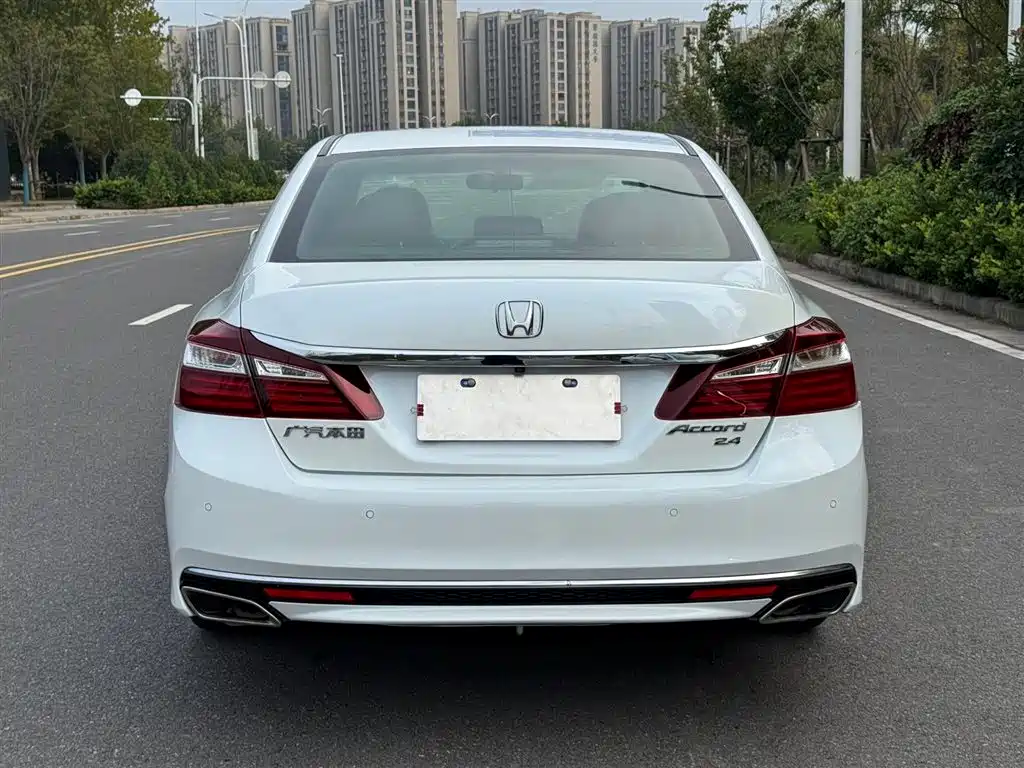 Honda Accord 2017 — фото 11