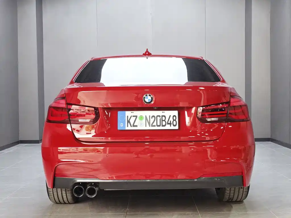BMW 3 Series 2018 — фото 20
