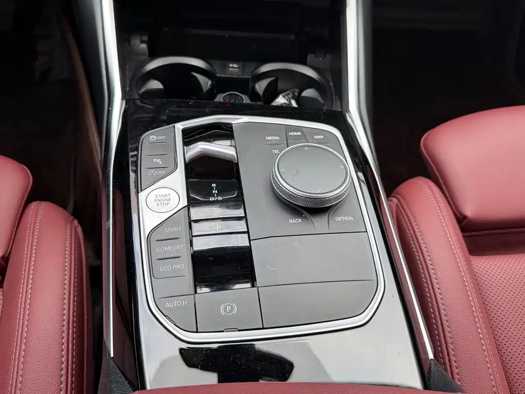 BMW 3 Series 2023 — фото 10