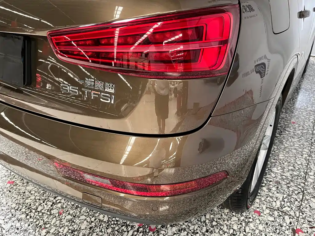 Audi Q3 2017 — фото 19