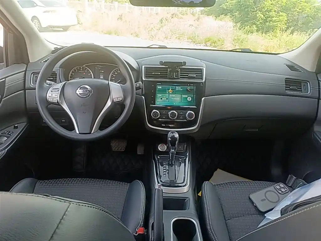 Nissan Tiida 2019 — фото 10